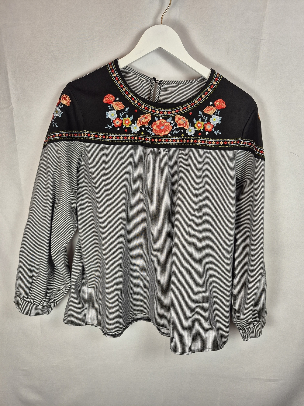 Floral Embroidered Black Yoke Stripe Blouse Size XL